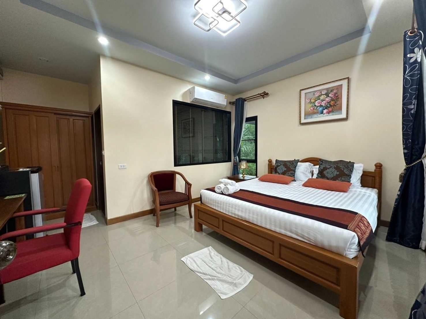 Capital O 75518 Baan Rose Resort Ao Luk Екстер'єр фото