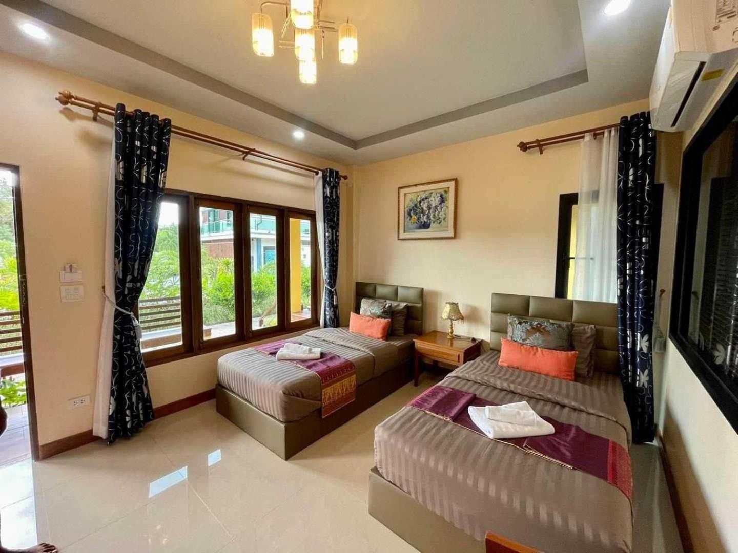 Capital O 75518 Baan Rose Resort Ao Luk Екстер'єр фото