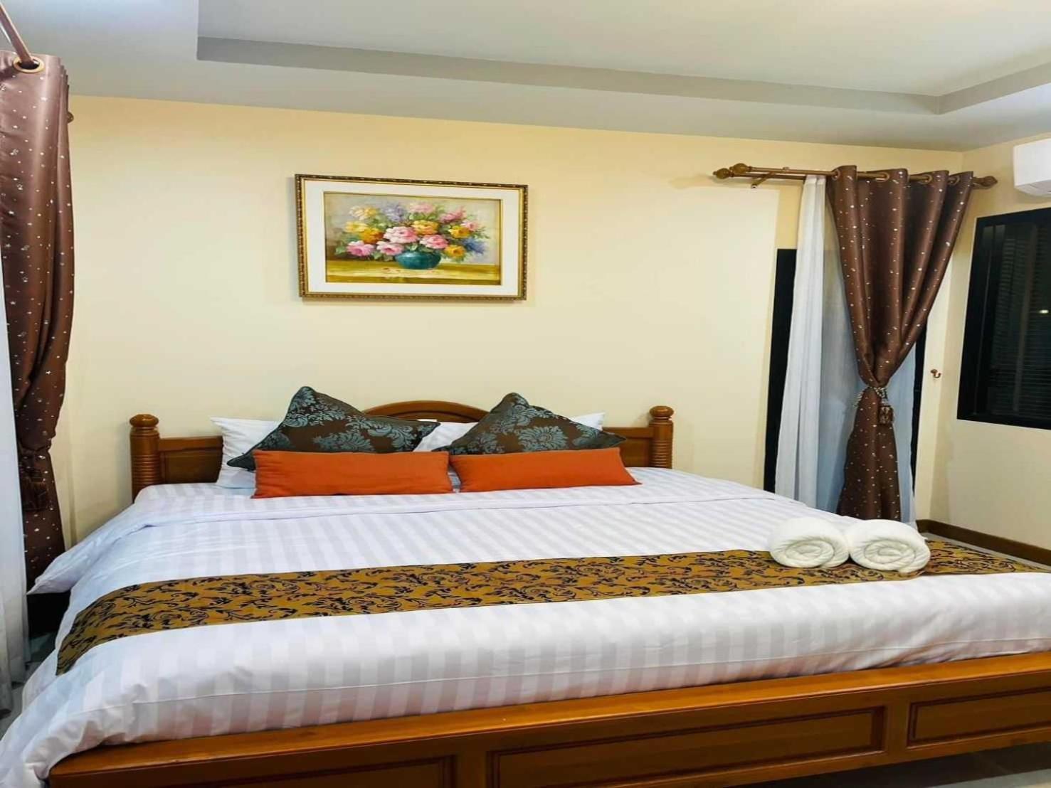 Capital O 75518 Baan Rose Resort Ao Luk Екстер'єр фото