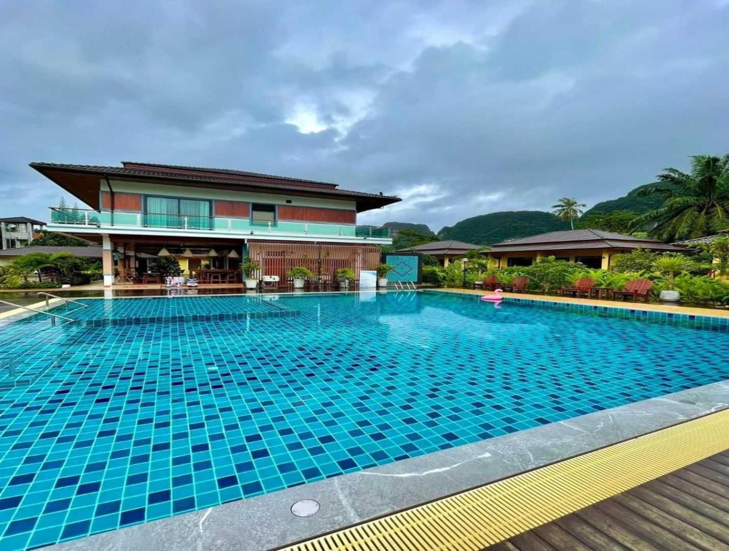 Capital O 75518 Baan Rose Resort Ao Luk Екстер'єр фото